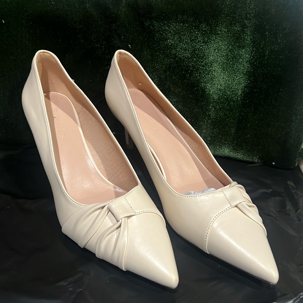 NWOB PIEPIEBUY  POINTED TOE TWIST-KNOT PUMPS
